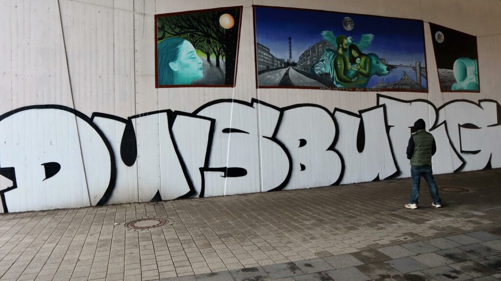 Geschichten auf Beton (Lack/Wand, 6x 2,5 m + 2,5 x 2,5 m + 2,5 x 2,5 m)